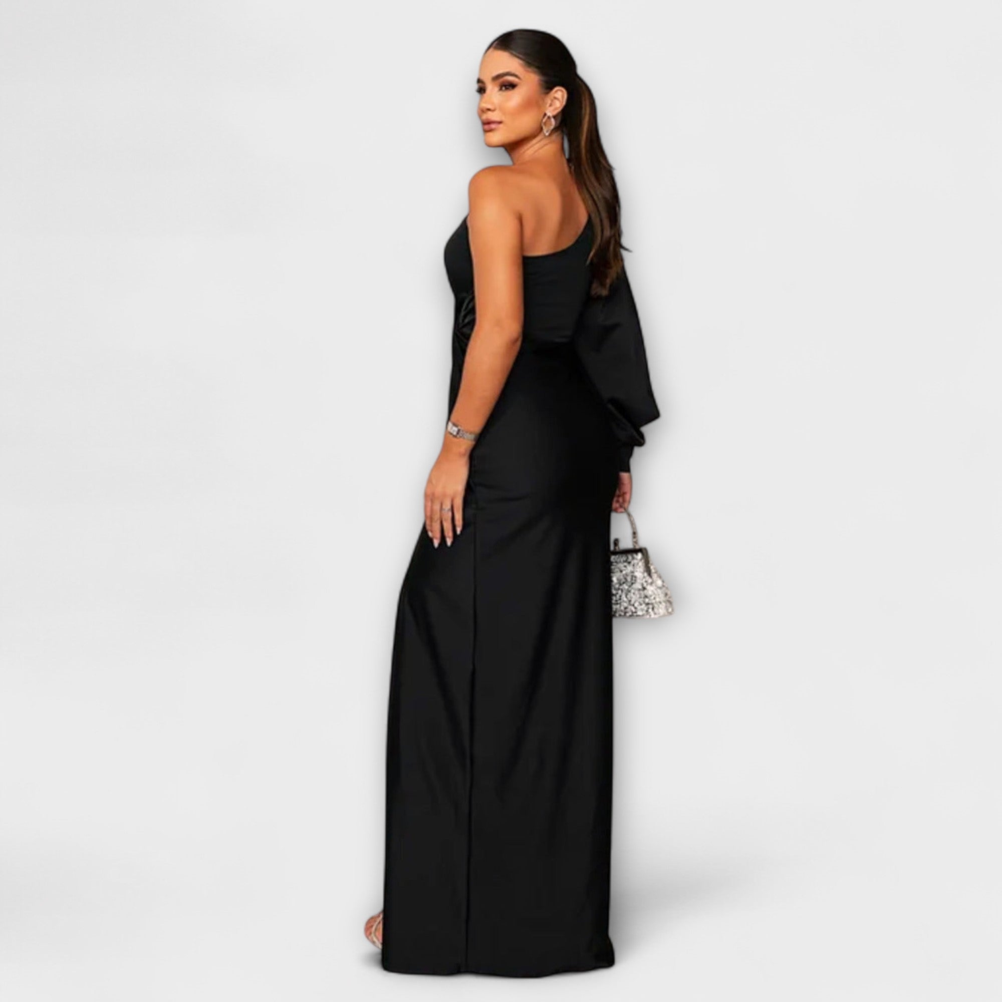 ZUZANA | Elegantní šaty s rafinovaností