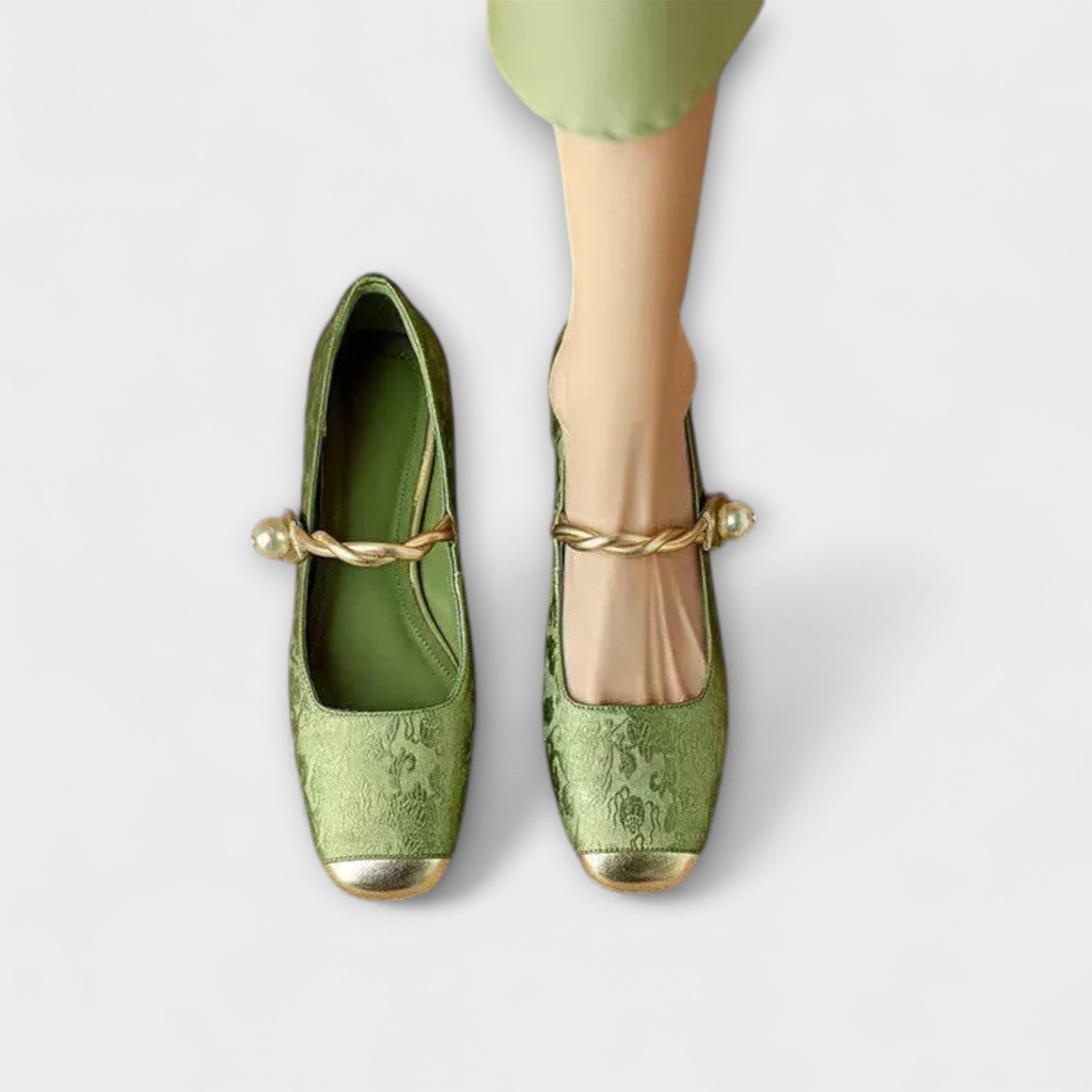 ZUZANA | Crownleaf